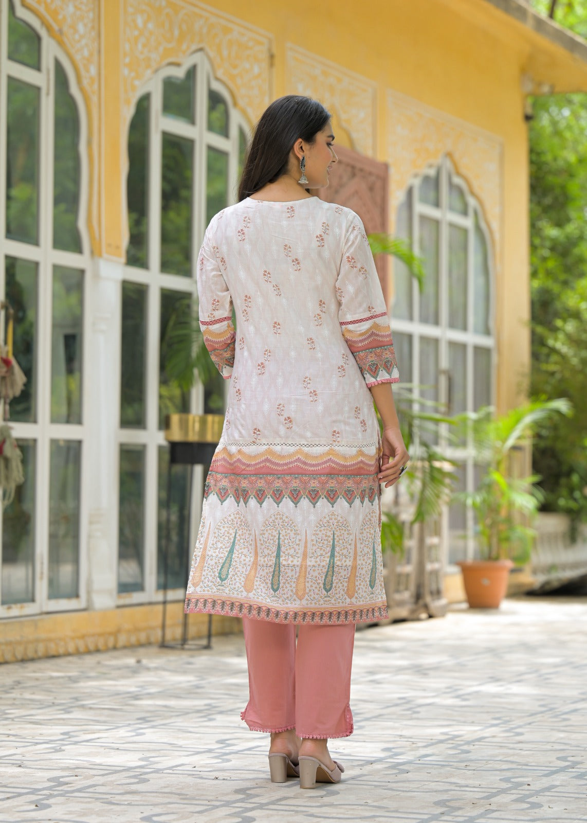 Vintage Ivory & Peach Cotton Kurta Pant Set with Paisley Dupatta