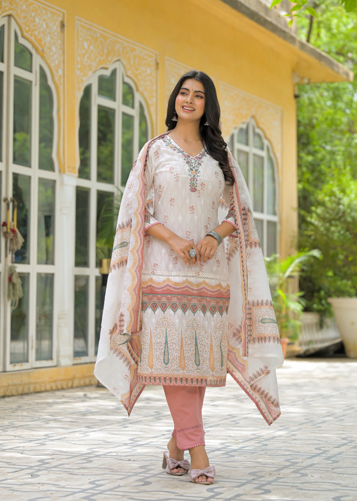 Vintage Ivory & Peach Cotton Kurta Pant Set with Paisley Dupatta